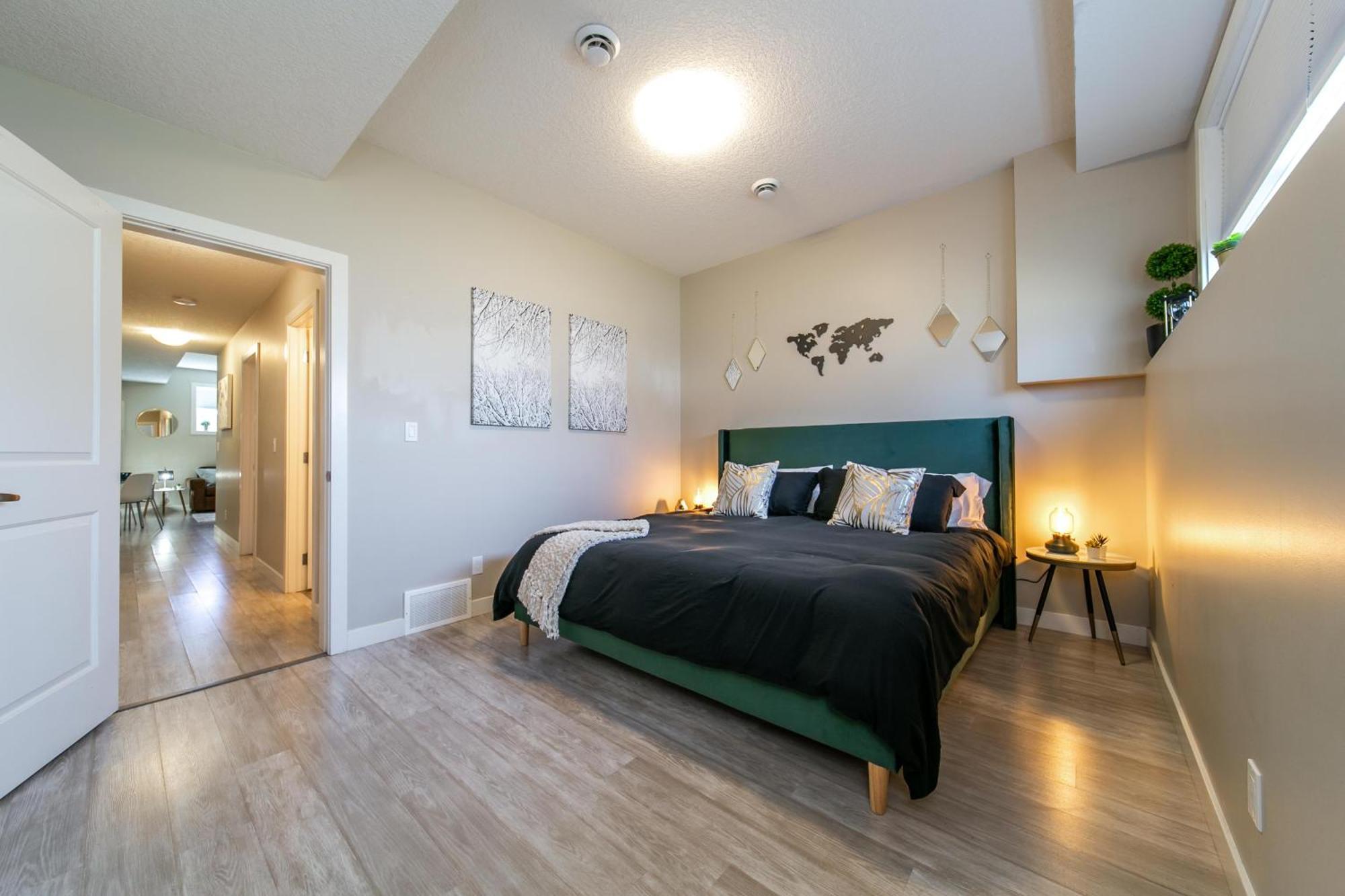 Executive Home - Long Stays Welcome - Garage Parking - Free Wifi & Netflix Edmonton Quarto foto